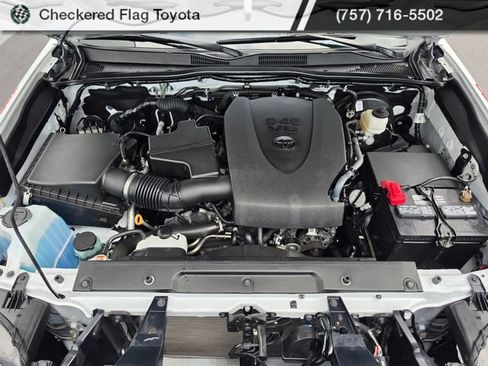 Used 2023 Toyota Tacoma TRD Sport w/ TRD Premium Sport Package AWD/4WD image 11