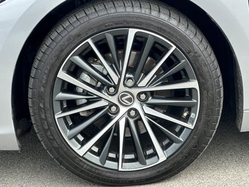 Used 2022 Lexus ES 300h w/ Premium Package FWD image 31