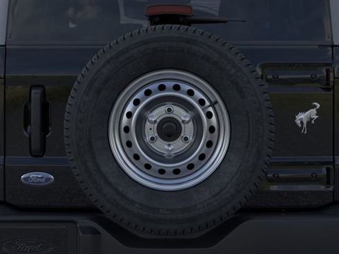 New 2026 Ford Bronco Base image 24