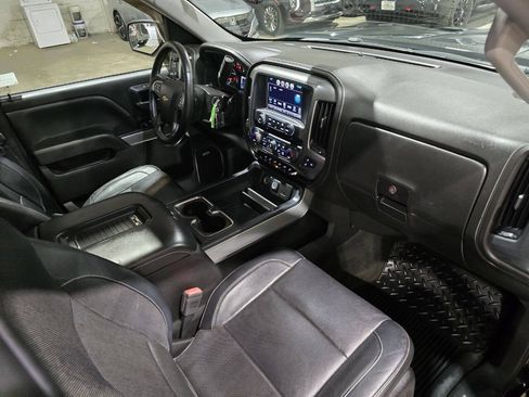 Used 2017 Chevrolet Silverado 1500 LTZ Z71 w/ Redline Edition AWD/4WD image 38