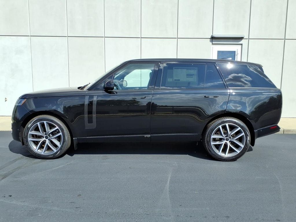 New 2026 Land Rover Range Rover Long Wheelbase SE AWD/4WD image 3