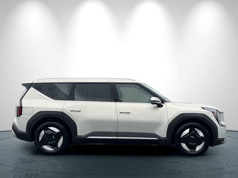 New 2026 Kia EV9 Wind image 3