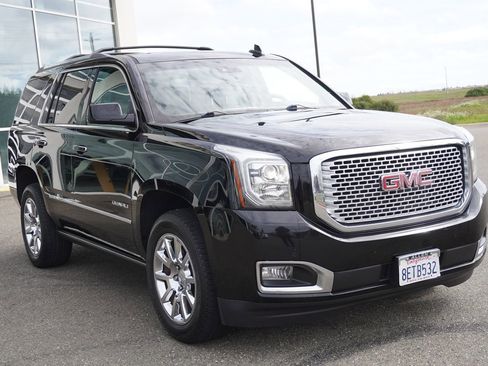 Used 2017 GMC Yukon Denali w/ Open Road Package image 9