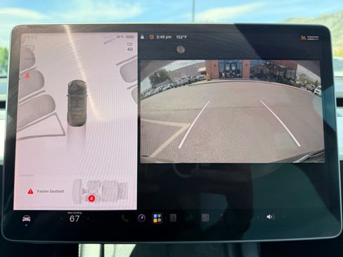 Used 2022 Tesla Model Y Long Range AWD/4WD image 14