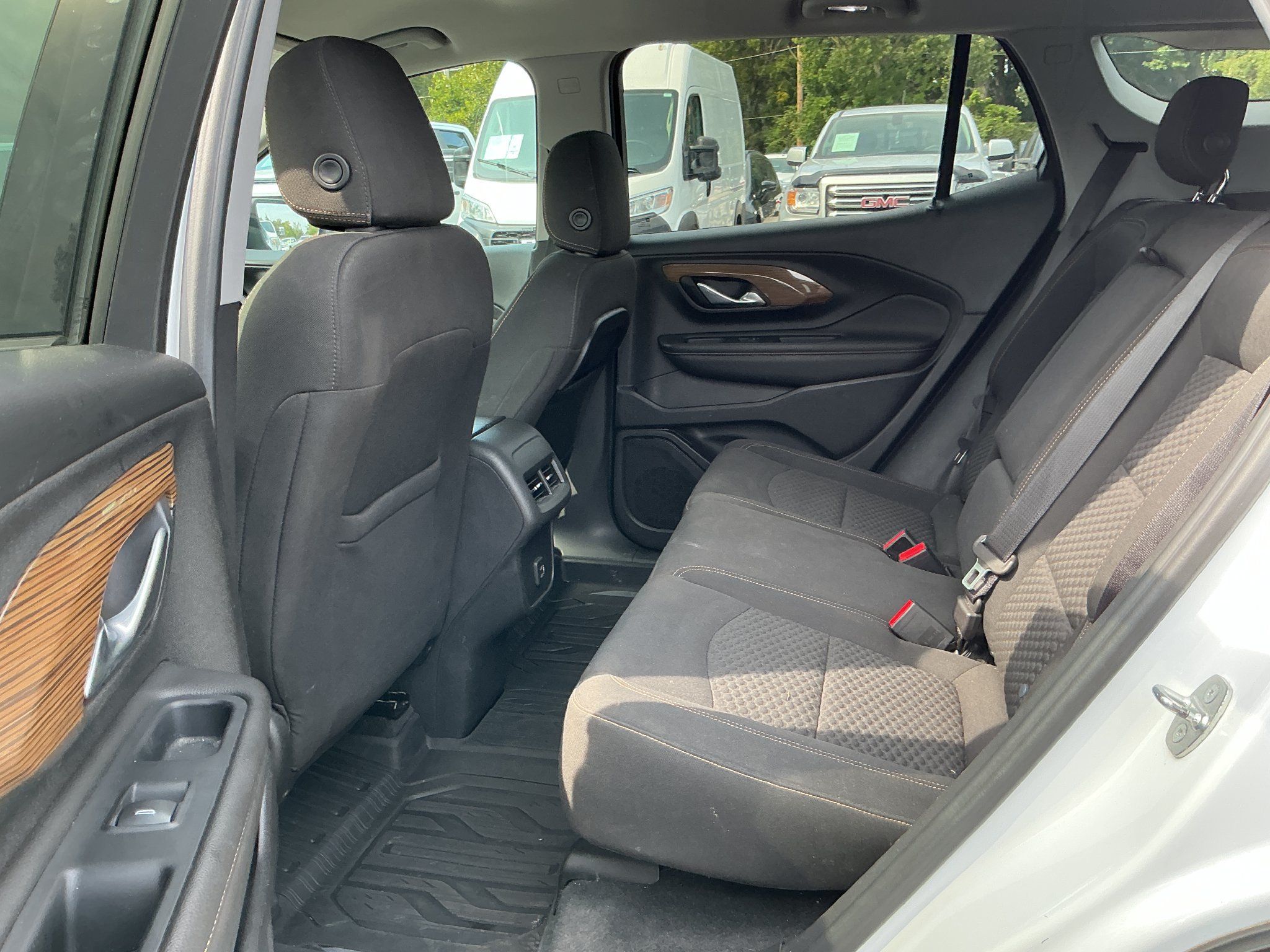 Used 2020 GMC Terrain SLE w/ Driver Convenience Package AWD/4WD image 8