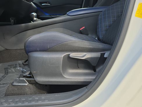 Used 2020 Toyota C-HR XLE image 28