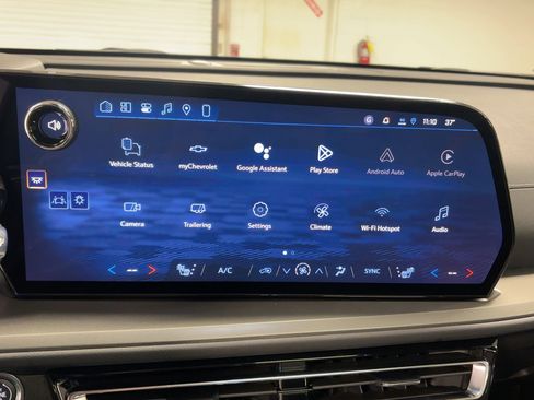 New 2026 Chevrolet Traverse LT w/ Sun and Wheel Package image 24