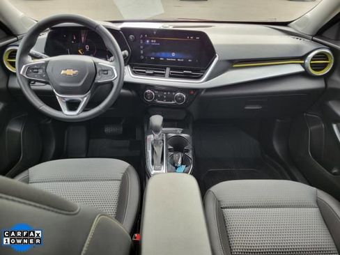 Used 2024 Chevrolet Trax LT w/ LT Convenience Package FWD image 10