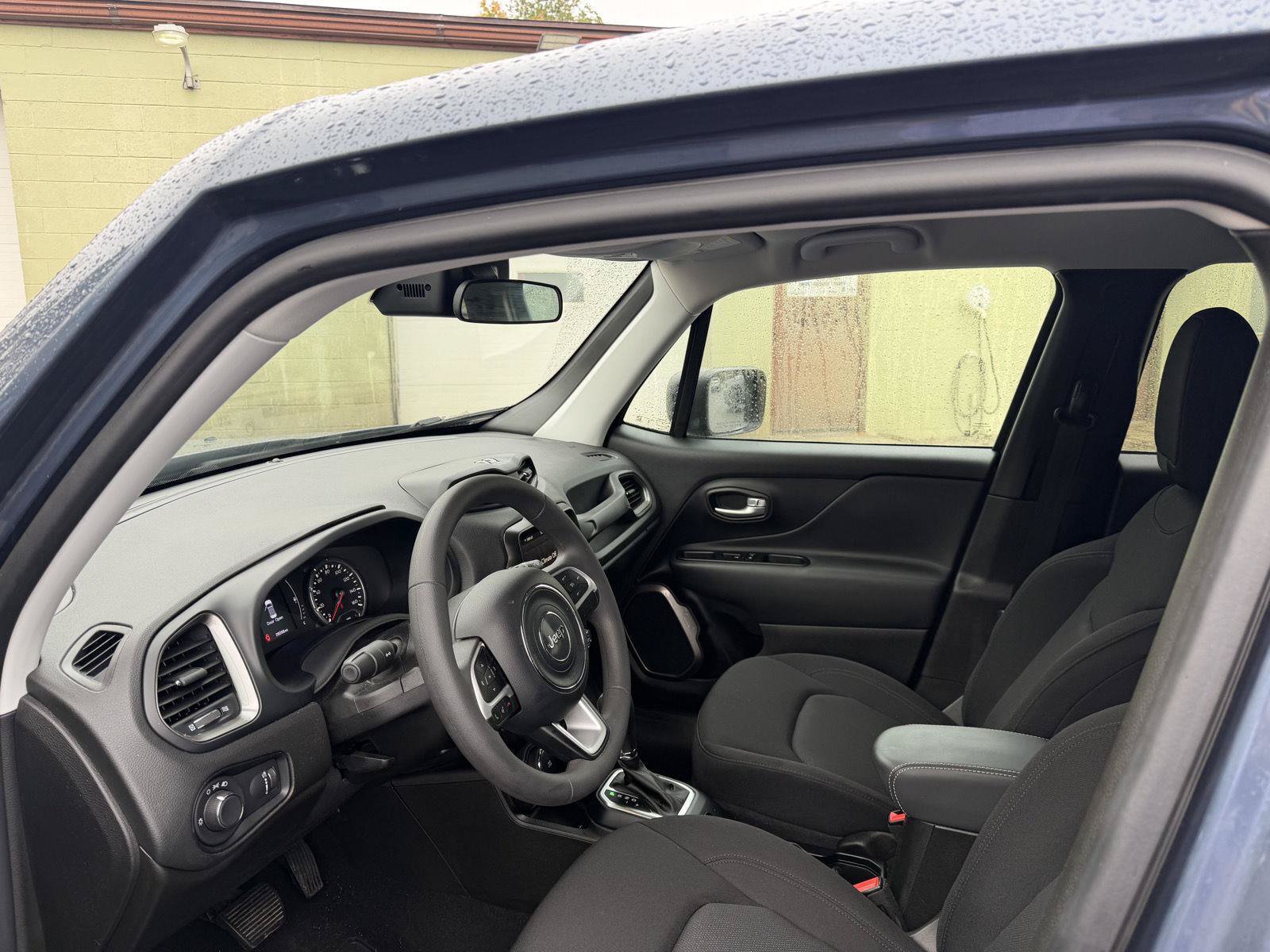 Used 2023 Jeep Renegade Latitude AWD/4WD image 10