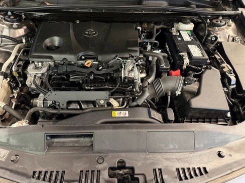 Used 2020 Toyota Camry SE image 21