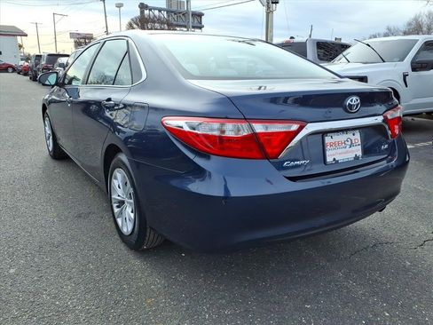 Used 2015 Toyota Camry LE image 4