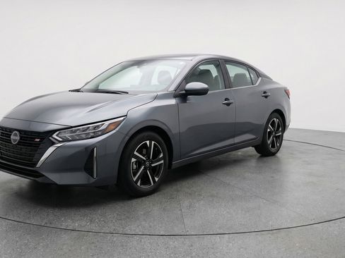 Used 2025 Nissan Sentra SV image 3