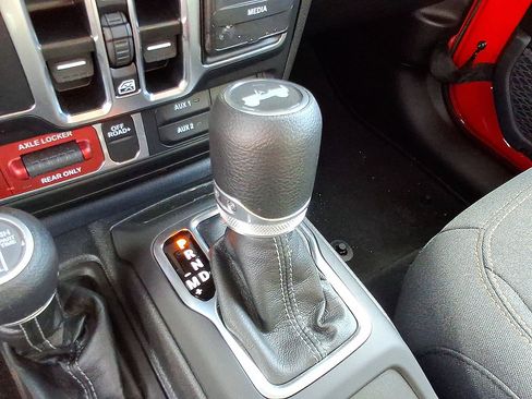 Certified 2025 Jeep Wrangler Unlimited Sport S 4xe AWD/4WD image 18