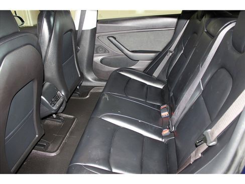 Used 2019 Tesla Model 3 Standard Range Plus image 24