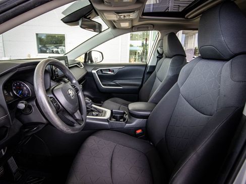 Used 2019 Toyota RAV4 XLE AWD/4WD image 22