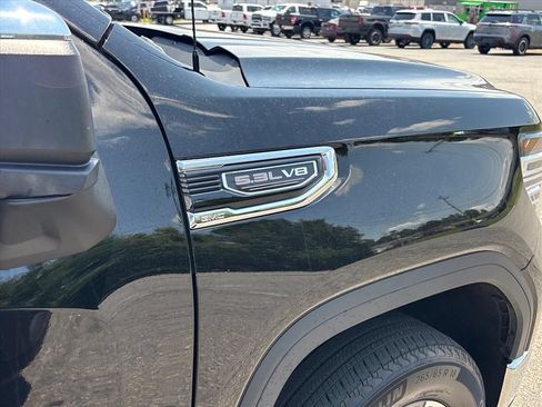 Used 2025 GMC Sierra 1500 SLT AWD/4WD image 8