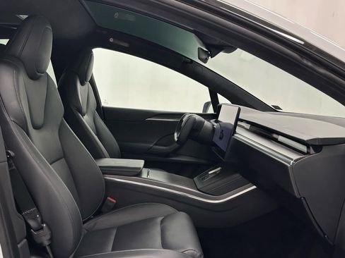 Used 2022 Tesla Model X Plaid image 19