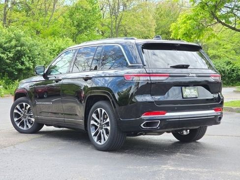 Used 2023 Jeep Grand Cherokee Overland w/ Luxury Tech Group IV AWD/4WD image 31