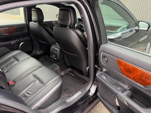 Used 2020 Lincoln Continental Standard w/ Premium Package image 20