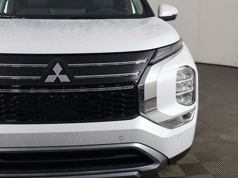 New 2026 Mitsubishi Outlander SE FWD image 16