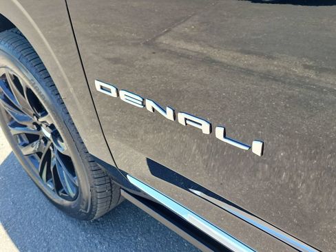 Used 2026 GMC Yukon Denali w/ Sun & Power Step Package AWD/4WD image 33