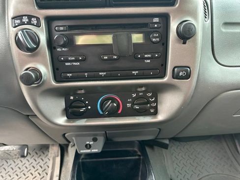 Used 2006 Ford Ranger XLT AWD/4WD image 13