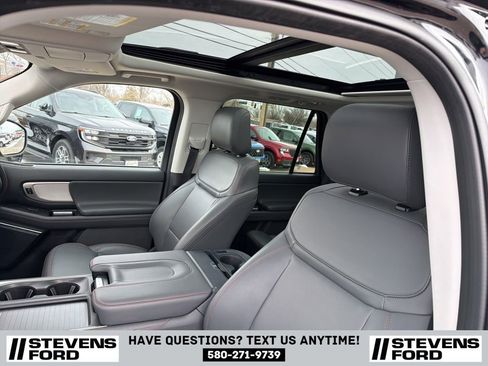 Used 2025 Ford Expedition Active AWD/4WD image 21