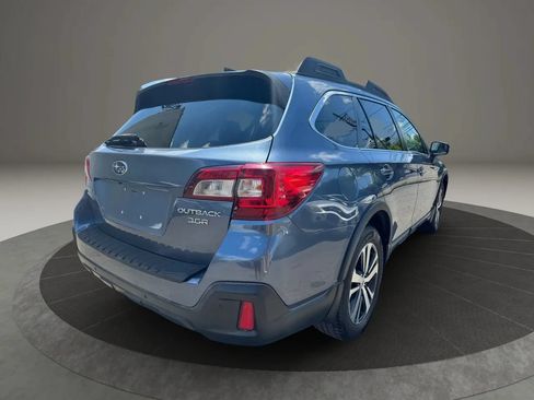 Used 2018 Subaru Outback 3.6R Limited AWD/4WD image 5