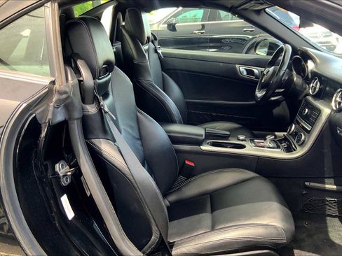 Used 2019 Mercedes-Benz SLC 300 image 8