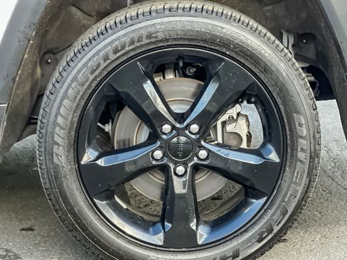 Used 2024 Jeep Grand Cherokee L Altitude AWD/4WD image 26