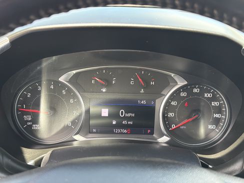 Used 2019 Chevrolet Equinox LT w/ Sun & Navigation Package AWD/4WD image 19