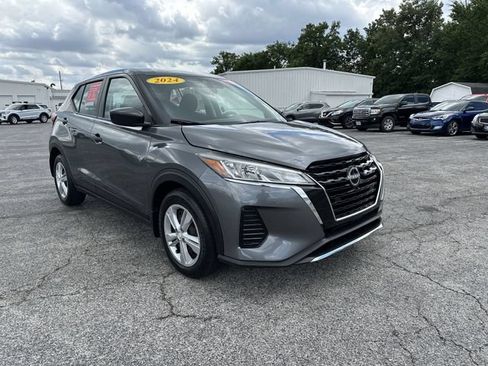 Used 2024 Nissan Kicks S FWD image 11