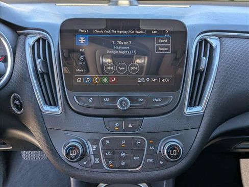 Used 2021 Chevrolet Malibu LT FWD image 14