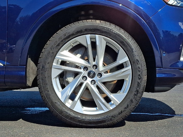 Used 2023 Audi Q7 3.0T Premium Plus w/ Premium Plus Package AWD/4WD image 8