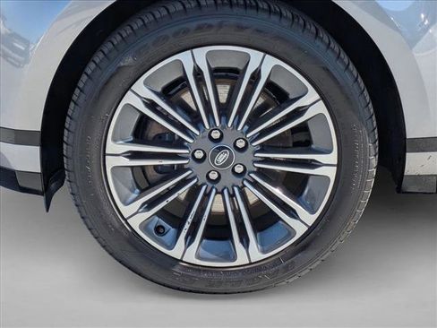 Used 2024 Land Rover Range Rover Evoque Dynamic SE image 26