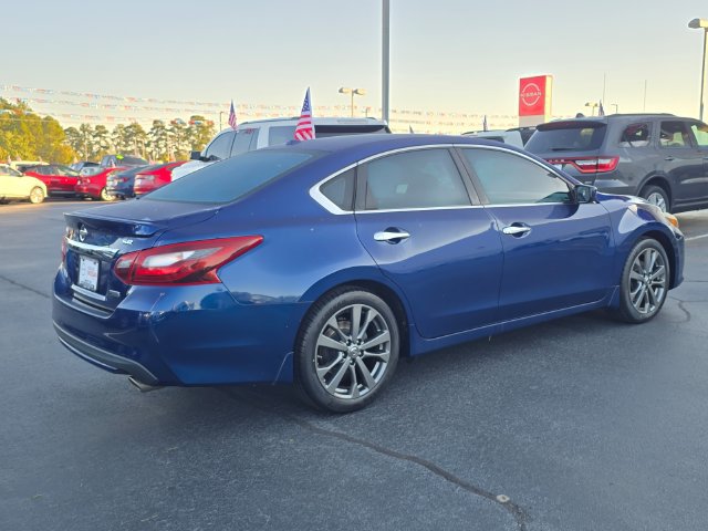Certified 2018 Nissan Altima 2.5 SR w/ SR Special Edition FWD image 3