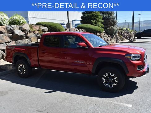 Used 2020 Toyota Tacoma TRD Off-Road w/ TRD Premium Off Road Package AWD/4WD image 5