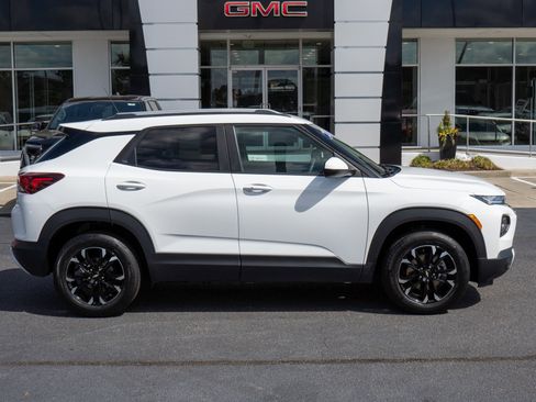 Certified 2022 Chevrolet TrailBlazer LT w/ Driver Confidence Package image 2