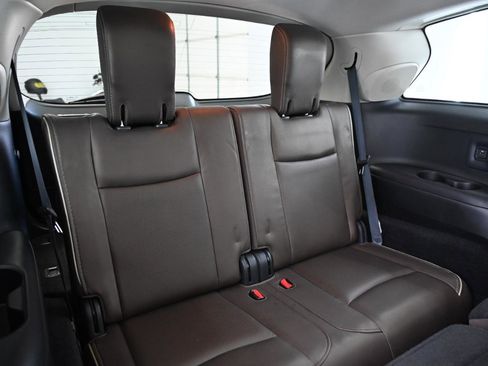 Used 2019 INFINITI QX60 Luxe w/ Essential Package image 43