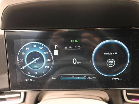 Used 2024 Hyundai Elantra SEL FWD image 13