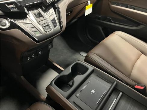 New 2026 Honda Odyssey Touring image 18