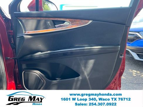 Used 2019 Lincoln Nautilus Select w/ Cargo Utility Package FWD image 12