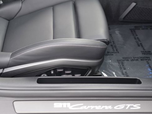 Certified 2025 Porsche 911 Carrera GTS image 22