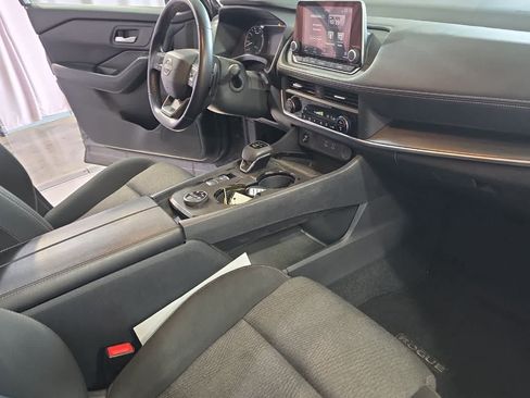 Used 2025 Nissan Rogue SV AWD/4WD image 18