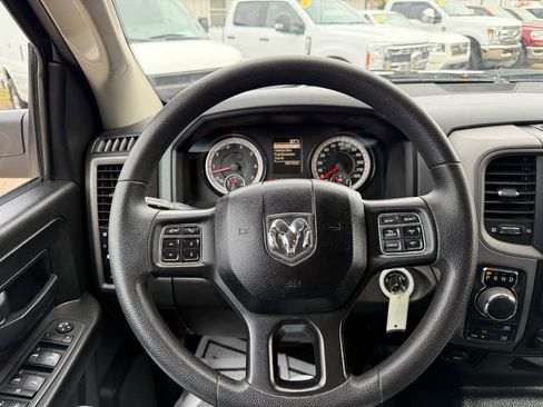 Used 2019 RAM 1500 Tradesman w/ Chrome Appearance Group image 15