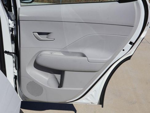 New 2026 Hyundai Kona SE image 14
