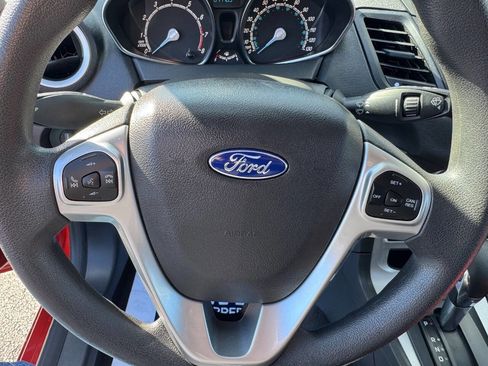 Used 2018 Ford Fiesta SE image 9