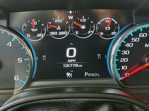 Used 2019 Chevrolet Suburban Premier w/ Premier Plus Edition AWD/4WD image 15