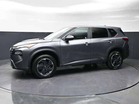 Used 2024 Nissan Rogue SV AWD/4WD image 4