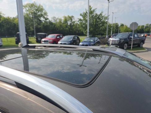 Used 2015 Cadillac SRX Luxury w/ Driver Awareness Package FWD image 2